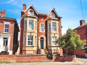 HIGH STREET- click for photo gallery